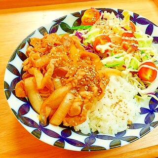 夏バテ知らず！甘辛ブタ丼でご飯がススム〜♪